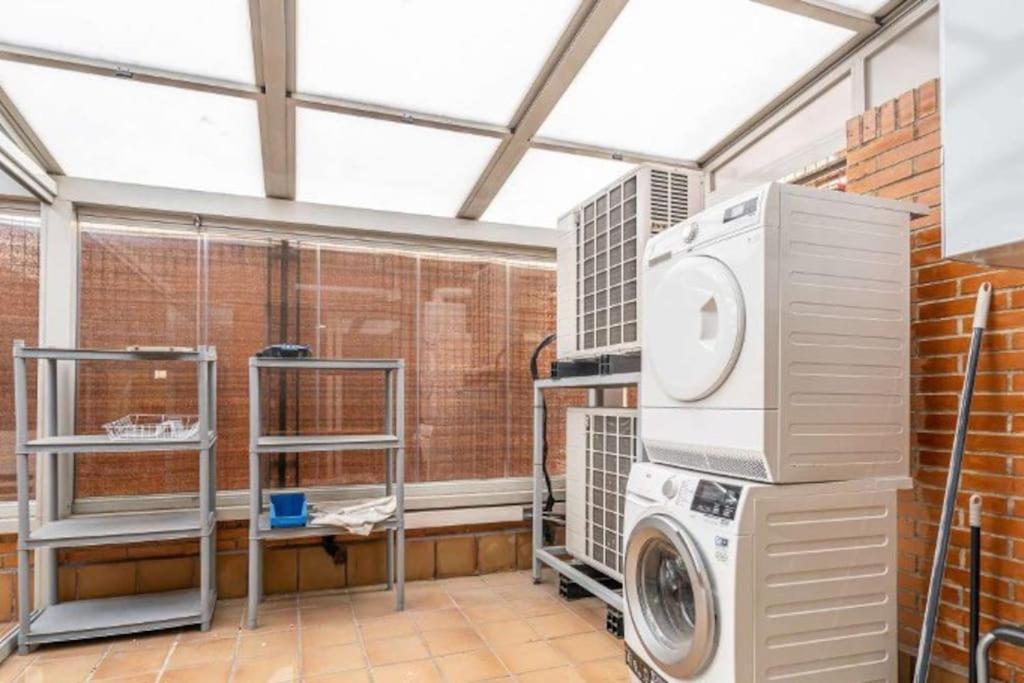 Impresionante Apartamento De 4 Dormitorios 3 Banos Y 2 Plazas De Garaje Madrid Exteriér fotografie