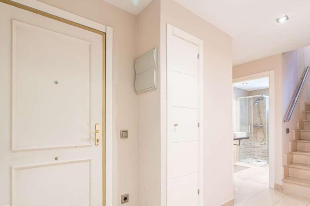 Impresionante Apartamento De 4 Dormitorios 3 Banos Y 2 Plazas De Garaje Madrid Exteriér fotografie