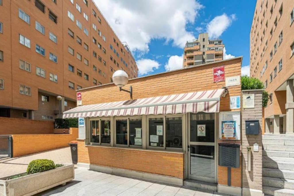 Impresionante Apartamento De 4 Dormitorios 3 Banos Y 2 Plazas De Garaje Madrid Exteriér fotografie