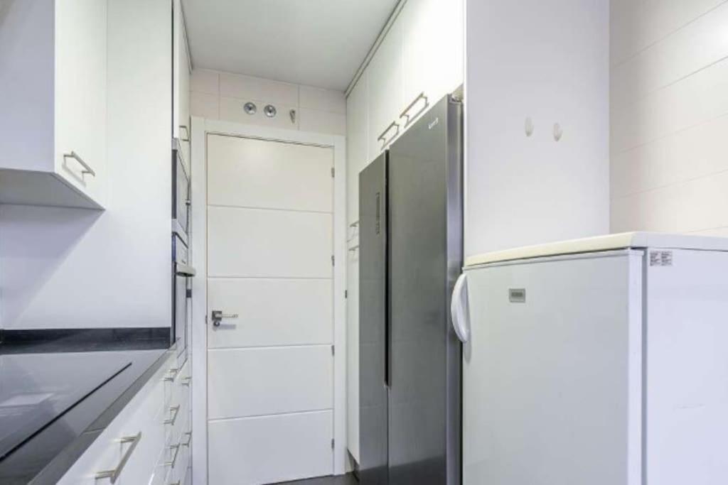 Impresionante Apartamento De 4 Dormitorios 3 Banos Y 2 Plazas De Garaje Madrid Exteriér fotografie